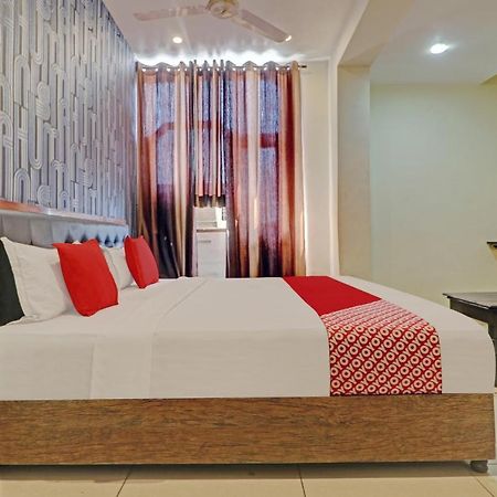 لوديانا Oyo 74073 Hotel Abhishek المظهر الخارجي الصورة