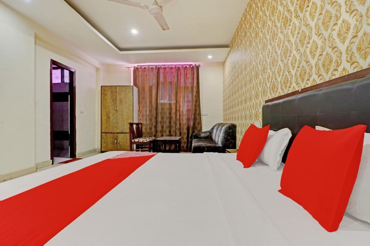 لوديانا Oyo 74073 Hotel Abhishek المظهر الخارجي الصورة