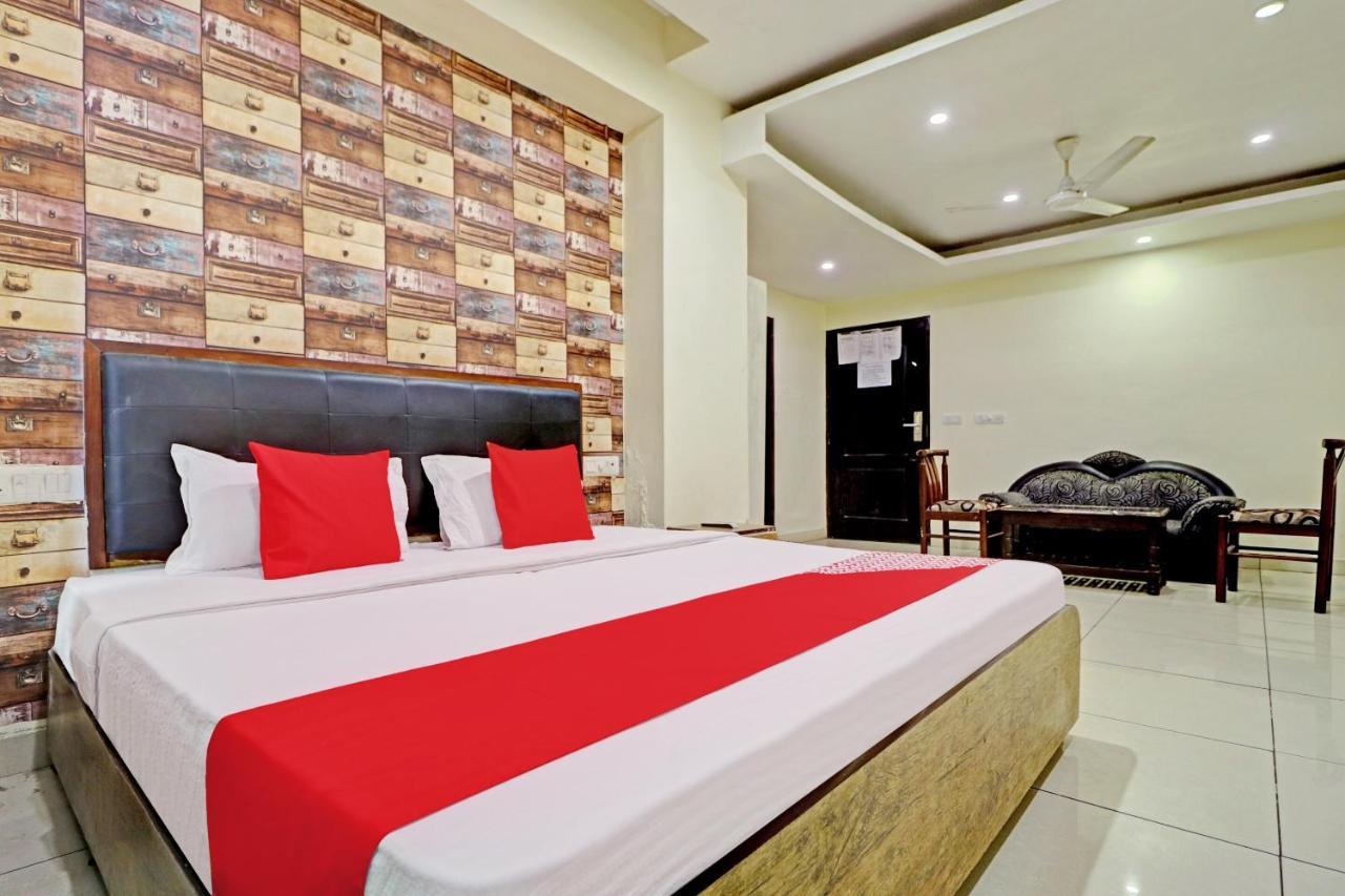 لوديانا Oyo 74073 Hotel Abhishek المظهر الخارجي الصورة